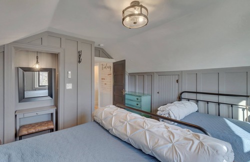 Afton Cottage | The Bungalow at Afton Mountain Retreat