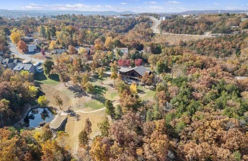 Branson Theater District House | The Bunkhouse at Rock Canyon
