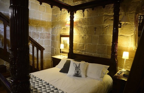 Tarxien Bed & Breakfast | The Burrow Guest House