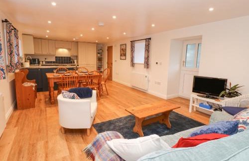 Eastgate House | The Byre