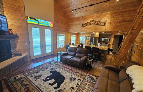 Lansing Cabin | The Cabin- Riverside Cabin Perfect For Your Family Getaway.or romantic getaway