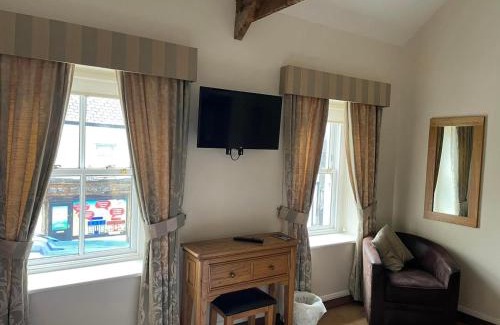 Tredegar Bed & Breakfast | The Cambrian Bar & Grill