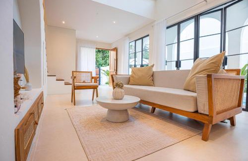 Bukit House | The Canaan villa - Private Pool - By AROHA HOLIDAY HOMES