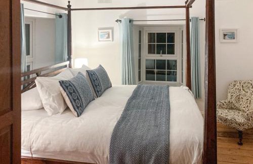 Lower Boscaswell House | The Captains House