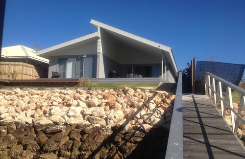 Brockman House | The Carnarvon Luxury Canal Home - Luxurious 4 bedroom, 3.5 bathroom fully self contained house.