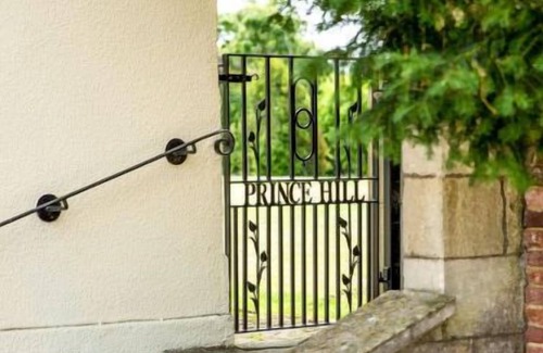 Worton House | The Carriage House by Interhome