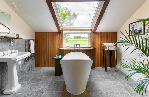 Wesham Hotel | The Cartford Inn
