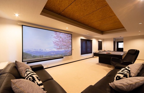 Echo Land Ski Chalet | The Castle