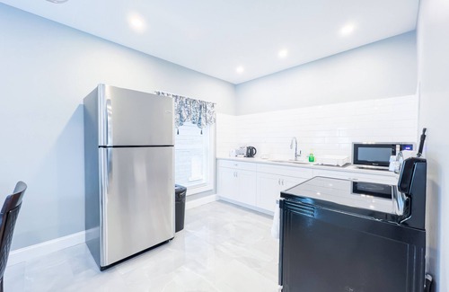 Downtown Niagara Falls House | The Cedar Chateau