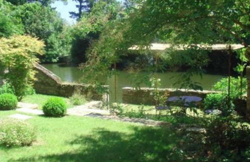 Mareuil-Sur-Lay-Dissais House | The charm at the water's'edge