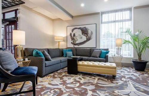 Orillia Hotel | The Champlain Waterfront Hotel Ascend Hotel Collection