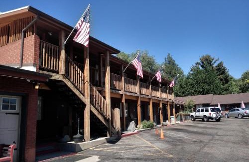 Clearfield Hotel | The Charin Inn
