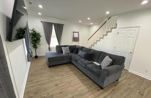 Norfolk House | The Chesapeake Gray