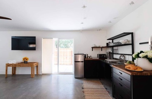 Chico House | | The Chico Casita | Newly Built Downtown Studio |