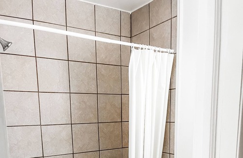 Whitehall Apartment | The Classic 2 Bed @ The Maple Tree Inn
