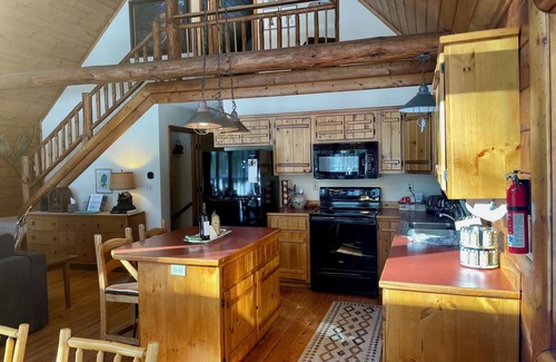 Hayward Cabin | The Clear Lake Island Hideaway