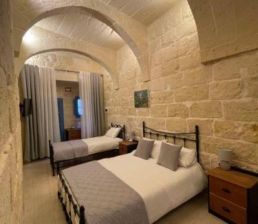 Ggantija Bed & Breakfast | The Cloisters Bed And Breakfast