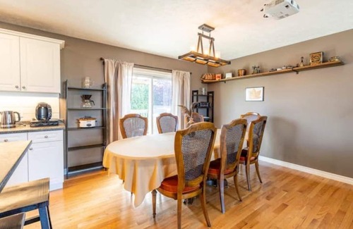 Port Elgin House | The Clubhouse - Welcome to Port Elgin, Ontario.