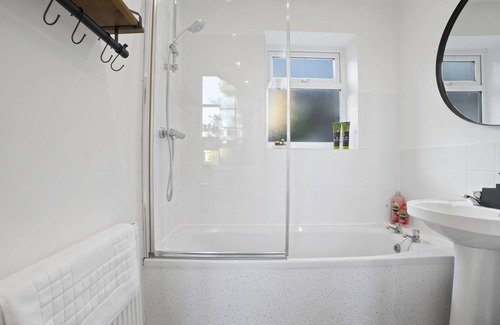 Whitchurch House | The Coach House Whitchurch Village