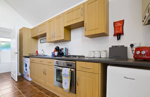 Whitchurch House | The Coach House Whitchurch Village