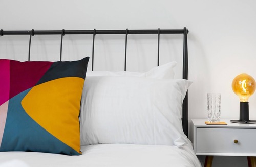Whitchurch House | The Coach House Whitchurch Village