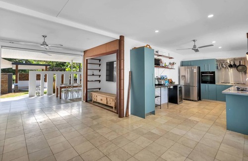 Port Douglas Villa | The Coconut Hut