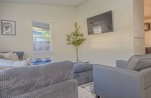 Columbus House | The Columbus Collective 4Bed with games