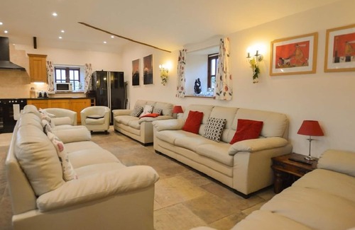 Carterton House | The Cotswold Manor House, Exclusive Hot Tub, Games Barn, 70 acres of Parkland