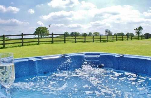 Carterton House | The Cotswold Manor House, Exclusive Hot Tub, Games Barn, 70 acres of Parkland