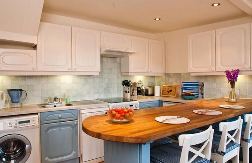 Dartmouth Cottage | The Cottage, 13 Clarence Hill