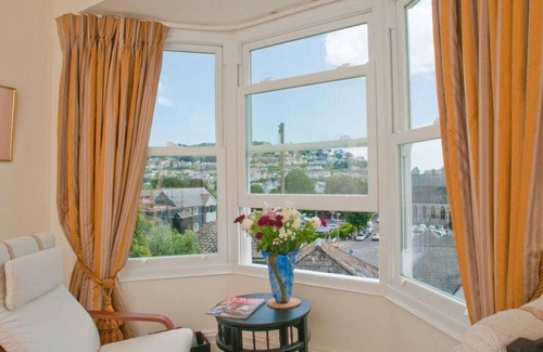 Dartmouth Cottage | The Cottage, 13 Clarence Hill