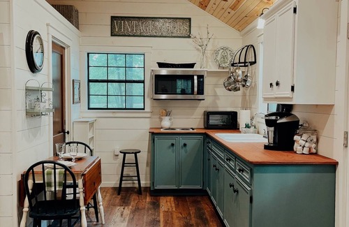 Whitehouse Cottage | The Cottage at Dogwood Ridge.