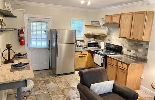 Mobile House | The Cottage on Colonial