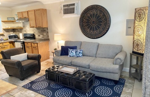 Mobile House | The Cottage on Colonial