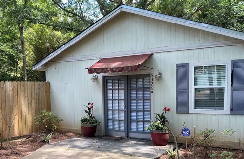Mobile House | The Cottage on Colonial