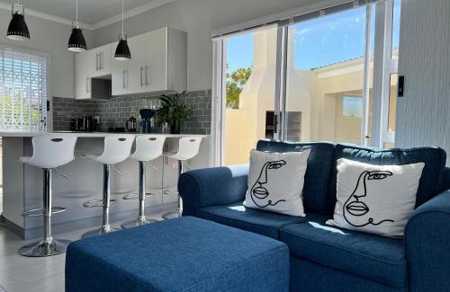 Port Owen House | The Cottage on Lolan