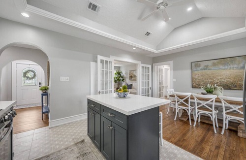 College Station House | The Cottage on Meadow 3 BR/2 BA, Central BCS, A&M, Legends Events Center