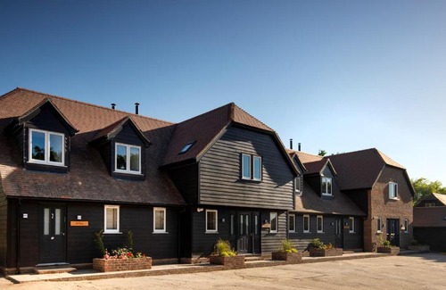 Appledram House | The Cottages at Crouchers Orchards