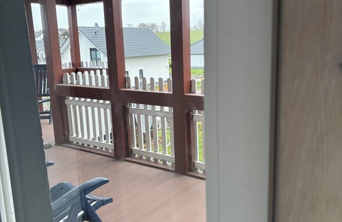 Wethen House | The country house is in a quiet location, close to hiking and cycling trails, as well as close to highways.