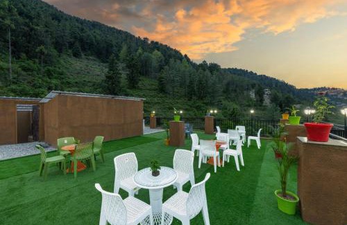 Dharampur Apartment | The Countryside Retreat I Vacations I Conference I MICE I Family Events I Open Air Terrace I Sky Bonfire I Charvi Retreat by Exotic Stays