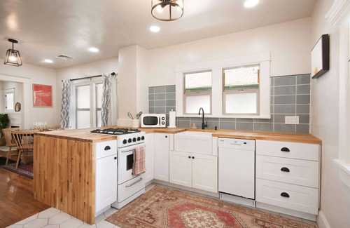 Downtown Albuquerque House | The Coziest Cactus - Downtown - Cute 2bd