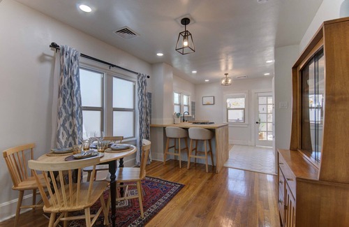 Downtown Albuquerque House | The Coziest Cactus - Downtown - Cute 2bd