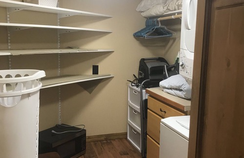 Gateway Apartment | The Cozy Cabin - 2301 S Colleen St, Palmer, Alaska