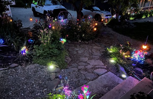 Chewelah Apartment | The Cozy Clifftop View, LLC