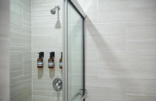 Arouca Apartment | The Cozy Condo - A Modern Retreat