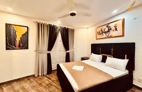 Lahore Apartment | The Cozy Suite by Lux Haven Stays 2 Bedroom Apartment