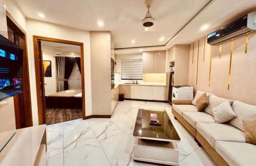 Lahore Apartment | The Cozy Suite by Lux Haven Stays 2 Bedroom Apartment