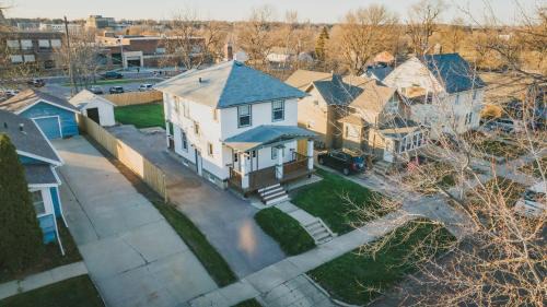 Sioux Falls Apartment | The Craftsman House - 3 min to DT & Falls Park