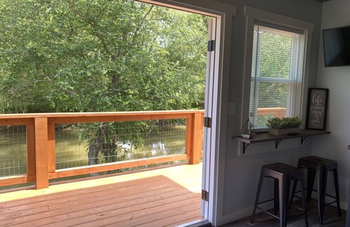 Vinton Cabin | The Creek House, a creekside tree top cabin