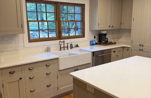 Abingdon Cabin | The Creekside Cabin